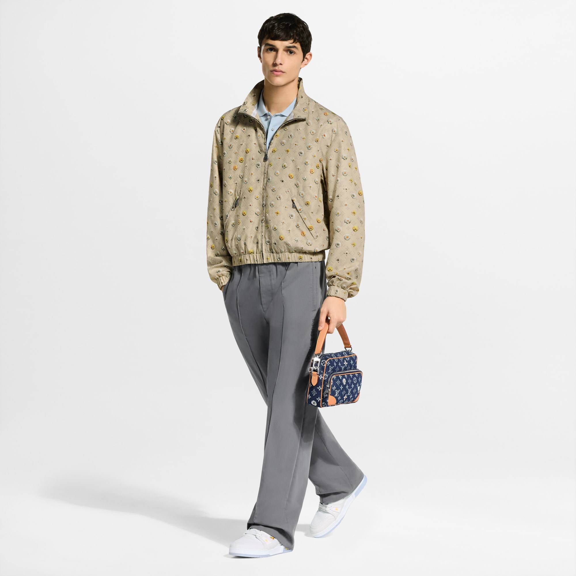 シルバー　美しいモノグラム入りのトング LV フリップ トング ｜ルイ・ヴィトン 公式サイト - 1AK7TK